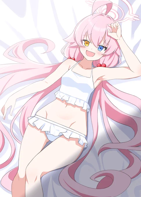 水着おじ描いたよー^o^ホシノ「何で水着でベッドにいるかって?そりゃ疲れたからだよ~。先生はおじさんみたいなのに興奮したりしないよね~。先生も一緒に休む?」 #ブルーアーカイブ  #ブルアカ  #BlueArchive 