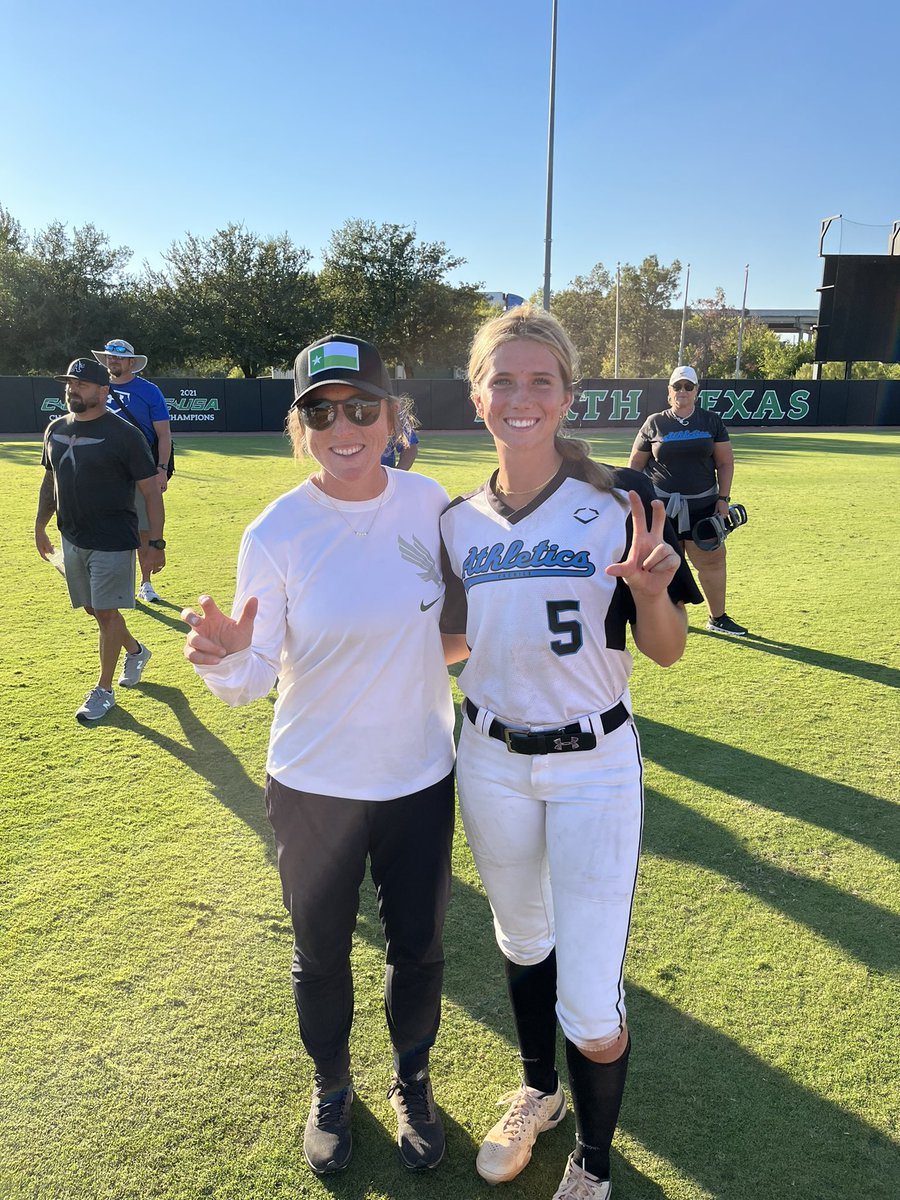 LivPalumbo2025's tweet image. Had a great time @MeanGreenSB camp this weekend. Thank you @RodneyDeLong @CoachJayGwyn @JamieAllred24 for all the instruction and for having us!