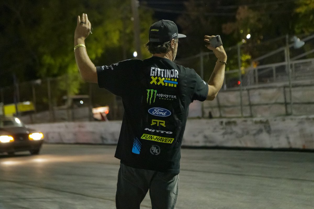 VishAHuls's tweet photo. Influencer in the wild
@VaughnGittinJr https://t.co/toYOMi1FbS