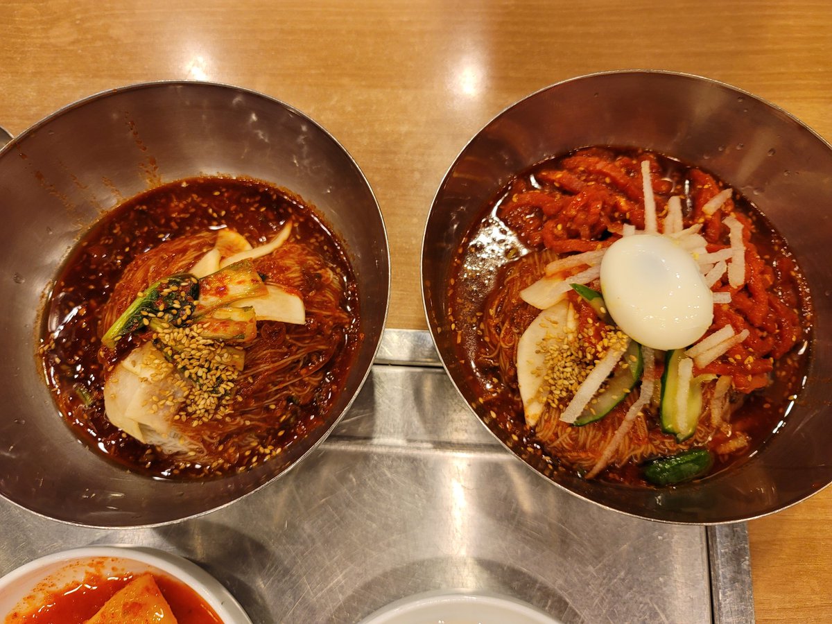 saccharin0001's tweet photo. 대전사람이 알려주는 대전맛집...희망편...
대전은 성심당 말고도 갈곳이많습니다...

1. 월산본가
여기 냉면이나 갈비탕이 진짜맛있다.... 맵찔이면 갈비탕먹고 매운거 먹을수있으면 육회냉면 무조건 먹어야함.. 30년 인생 최애맛집임... https://t.co/Xcpuu2yuZW