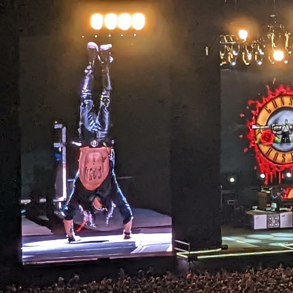 Tefii_Haringa's tweet photo. 30-09-2022, Los vi en vivo por primera vez, que alguien me diga como se sigue después de eso, por que yo no lo sé. https://t.co/3TksWXoQPC
