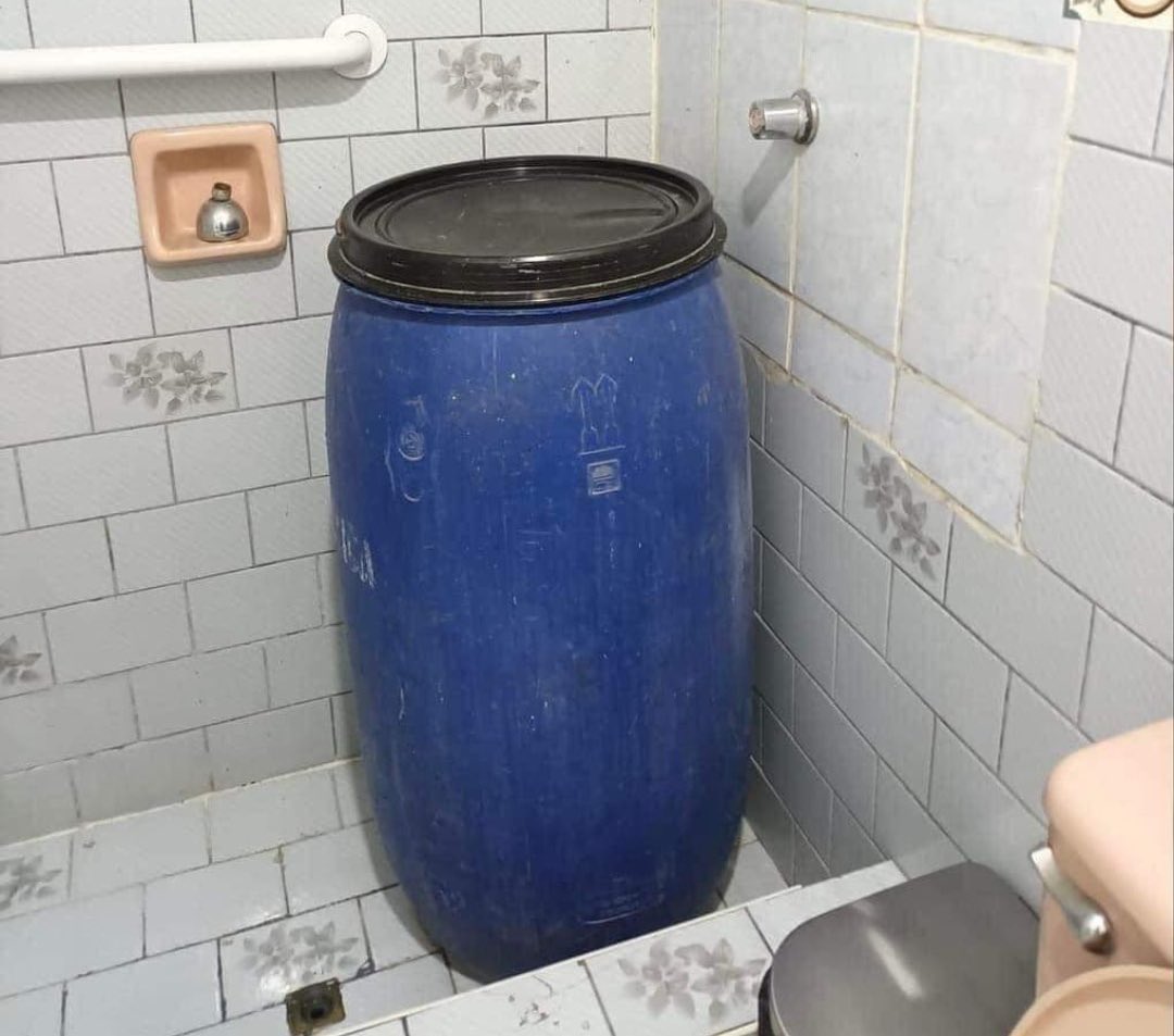 Guarromantico_'s tweet photo. Cuando entras al baño de tu nuevo amorcito. https://t.co/YYJsMJmrAk