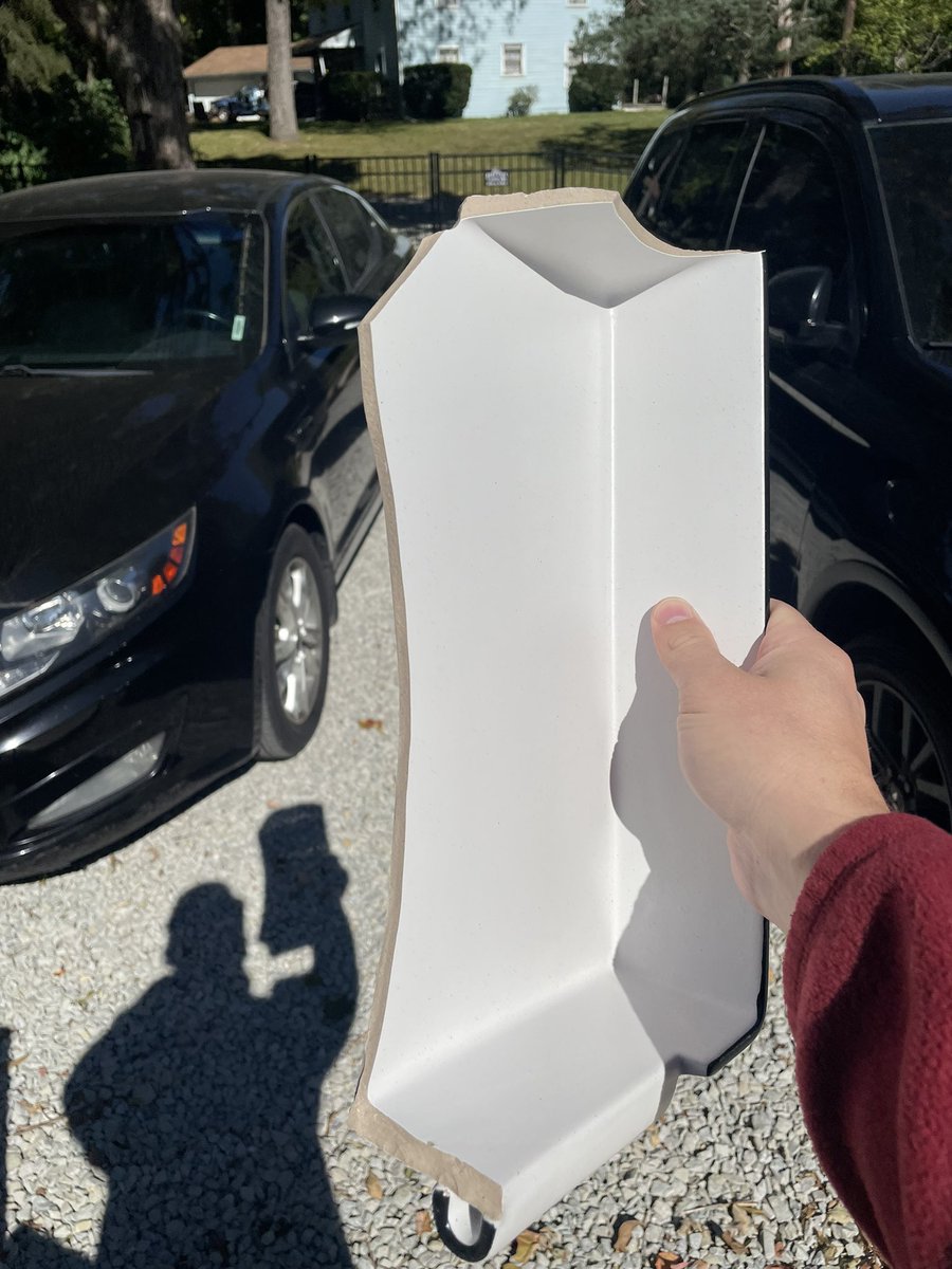 cwhuffman16's tweet photo. @FedEx throwing packages over the fence again. #broken #fedex #deliver Appreciate it. #Indianapolis https://t.co/TyH1x5WuSc