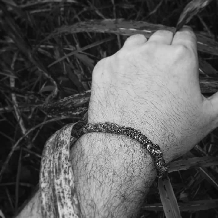 frankish_code's tweet image. It's that time of year where having an over abundance of yucca allows me to make neat cordage bracelets.
