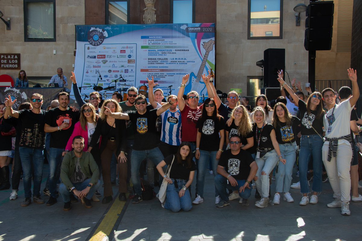 RadioCierzo's tweet photo. ..., Patrimonio, Gastronomía, y por supuesto, Música, en los que compartimos diversión, trabajo colectivo, abrazos y momentos difíciles de olvidar. Es tremendamente emocionante ver nuestras calles y nuestro recinto lleno de familias, amigos, pequeños y mayores disfrutando... https://t.co/UB4P97hOQD