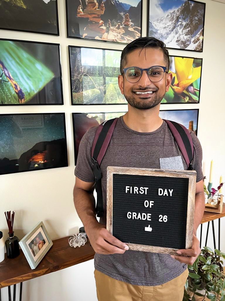 tfsalahuddin's tweet photo. I’m officially a student again, at ⁦@uwsph⁩! Blended with my last clinical year @uwashfellows. @Niggy_Azalea⁩ was super excited to take this first day of school picture last week (she counted 26–guess I got held back a bunch of times) https://t.co/qimvpBkkbm
