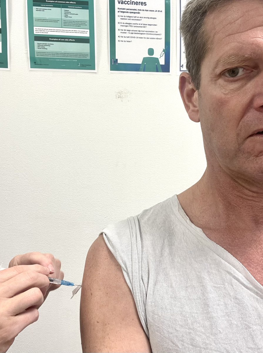 SorenBrostrom's tweet image. Så blev det min tur til at få en variantopdateret boostervaccine mod covid-19. Nu er jeg klar til efteråret! #sundpol #SundhedForAlle #COVID19dk #VaccinerVirker @SSTsundhed