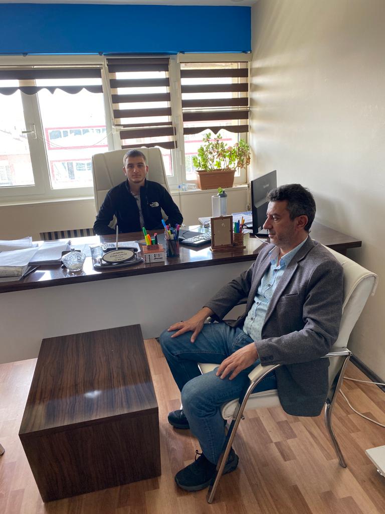 CSK_Erzincan's tweet photo. Önceki Dönem Mimarlar Odası Başkanımız Ve 2 Dönemdir ERZİNCAN Belediyesi Meclis Üyeliği Yapan Mimar Ferhat Yıldız Beyefendiyi Ziyaret Ederek 3 Ekim Dünya Mimarlar Gününü Kutladık. @csk_bsk @MuratEygul https://t.co/wBFjUiFwqF