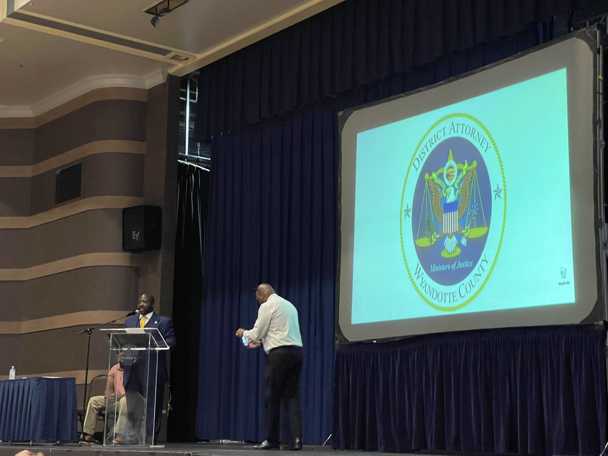 dsmartinez1226's tweet photo. @tfckc #HeadStart staff are participating in @UnifiedGovt @WYCODAOffice lunch and learn with Kristin Henning. We’re here with open hearts &amp; minds to discuss the criminalization of Black youth. Thanks for the opportunity. https://t.co/r4SzlYSM7K