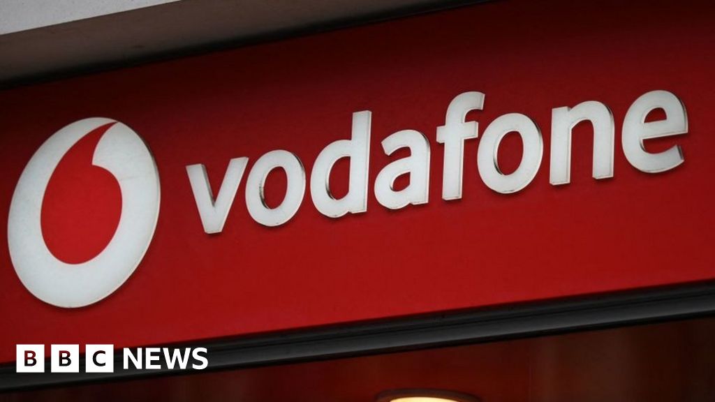 OCR_BusEcon's tweet photo. Vodafone and Three in merger talks. One for the CMA to keep an eye on! https://t.co/Y0wUkaiaUx #Business #Economics #BusinessObjectives #ExternalGrowth #regulation #Monopoly #CMA https://t.co/uYORS7NQBB