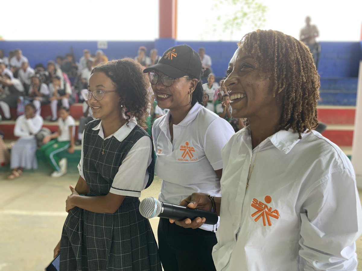 SENAenChoco's tweet photo. En el municipio de Bahía Solano, se realizó por primera vez ‘Bahía en la Ciencia’ la primera feria de robótica y biotecnología liderada por el @SENAComunica a través de la tecnoacademia itinerante del Chocó 🤓 https://t.co/Fq2N3QWgej