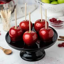 sweetiepiesnow's tweet photo. #vsshumour Poem or Prose
Prompts are optional😊
Oct 4 👻 Boo!
#CANDY_APPLE
Beginning to choke so frightful
While playing Bob for an Apple
Apple to pick
Had a stick
Should never bob for a candy apple
#CANDY_APPLE
@thewriteprompt @PromptAdvant
@PromptList @vsswritingRT https://t.co/eAjUCq9fn9