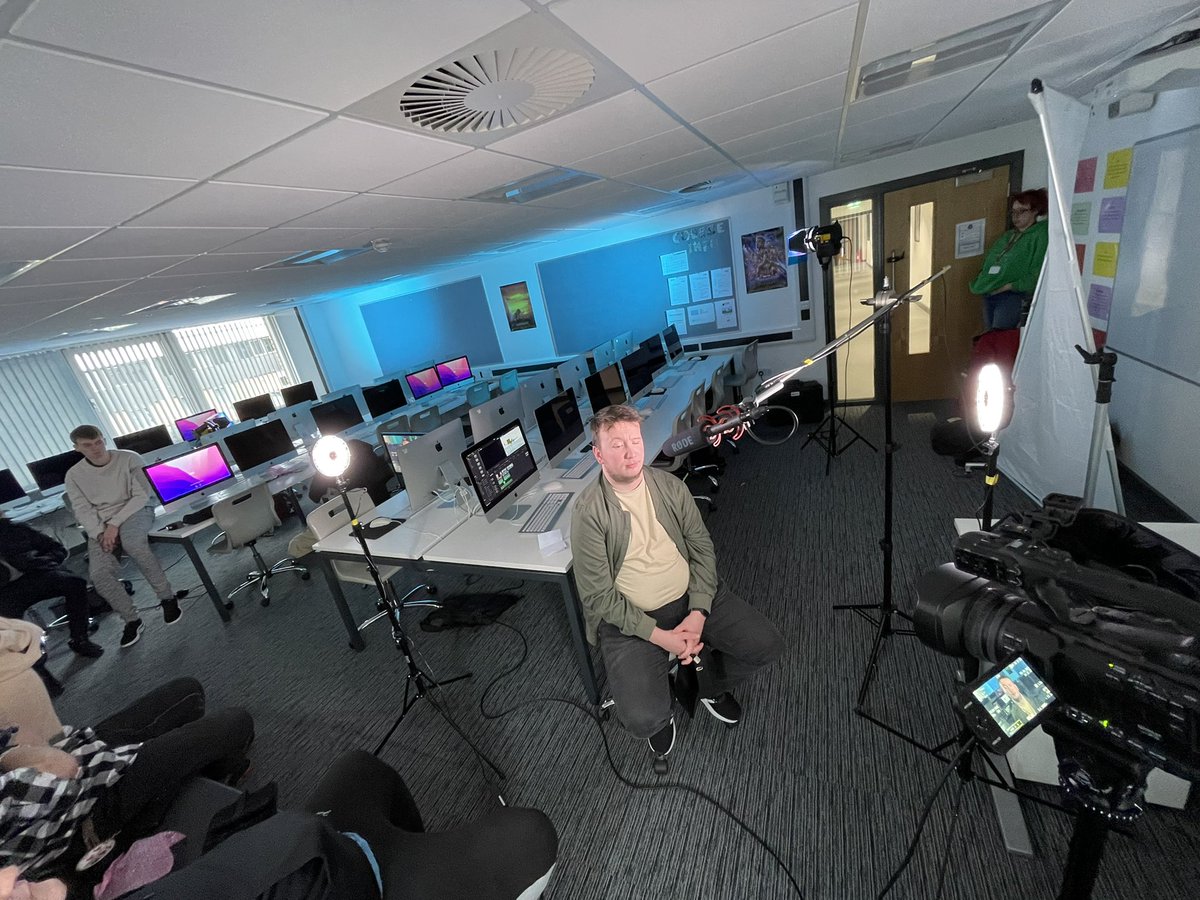 RunningAndrew1's tweet photo. What a busy Monday it has been. Started off with my 2nd years with the art of camera placement for TV Drama Production then followed by an introduction to lighting for my 1st years in documentary production. @UniCentreSCC @raerileymedia @wifeabroadblog https://t.co/h51wT1yNUb