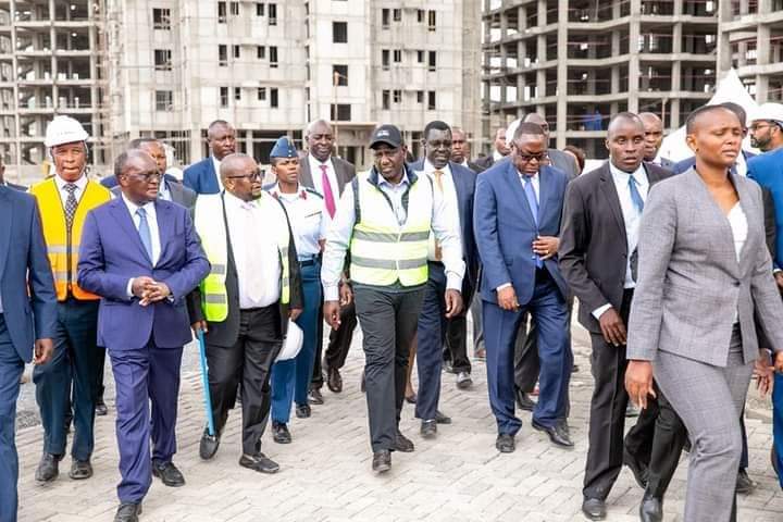 JNjorogeMuchiri's tweet image. Earlier today I joined  the president H.E  @WilliamsRuto, the outgoing transport, housing, urban development and public works CS James Macharia and other Leaders during the inspection of the ongoing affordable housing project in Mukuru. 
#KenyaKwanza