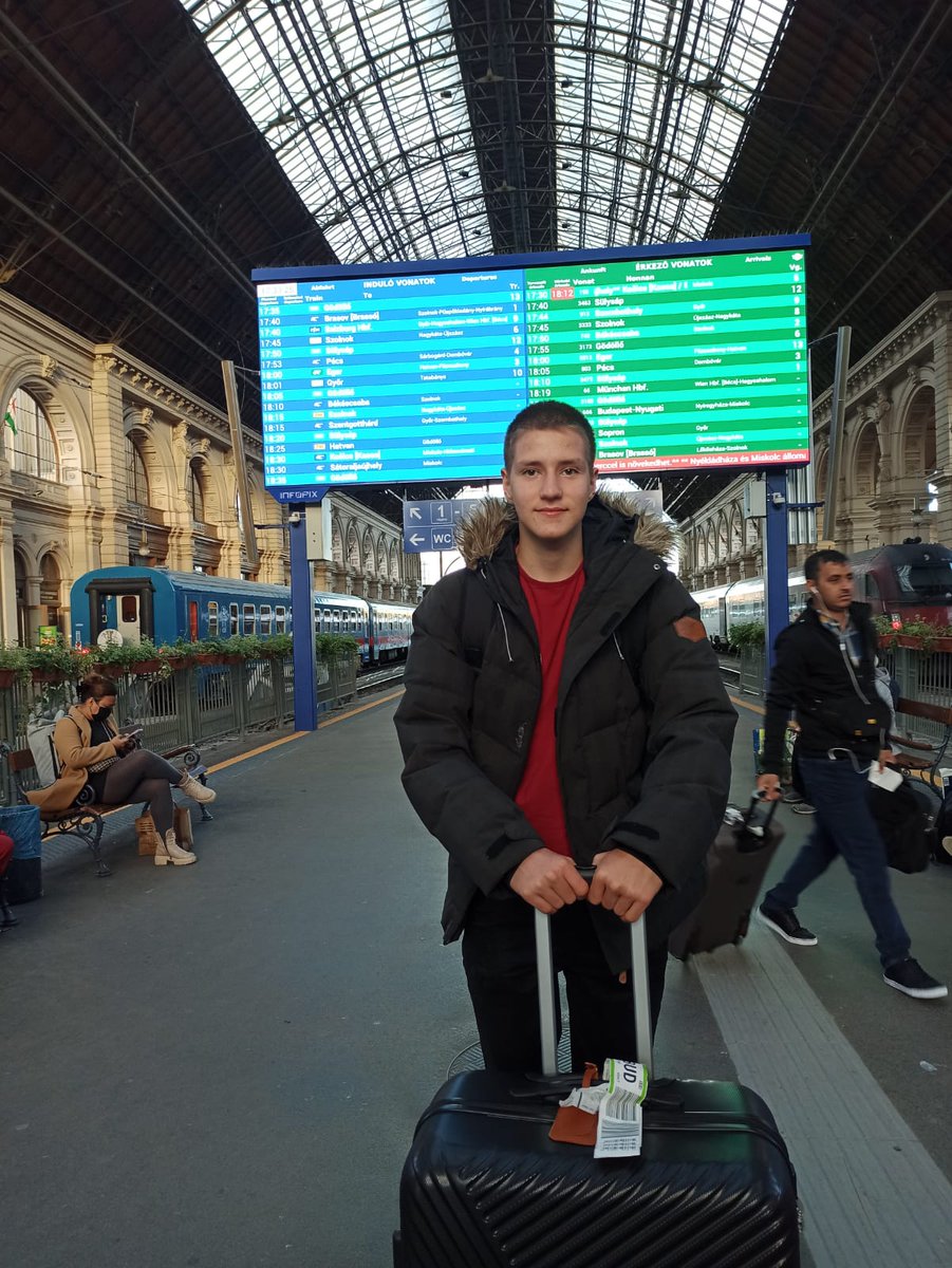 IESCanadaRealValmojado tweet media