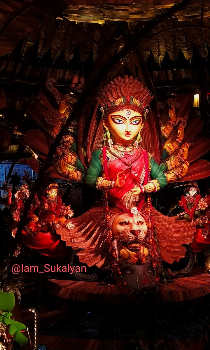 Sukalyan_MB's tweet photo. Once in a year experience in #DurgaPuja 

 It's an another level of experience and culture here in #DurgaAshtami in #Kolkata 
🙏🏻🙏🏻🙏🏻

Very great full to present in Kolkata at the time of Durga Puja. https://t.co/5hHRlnJycd