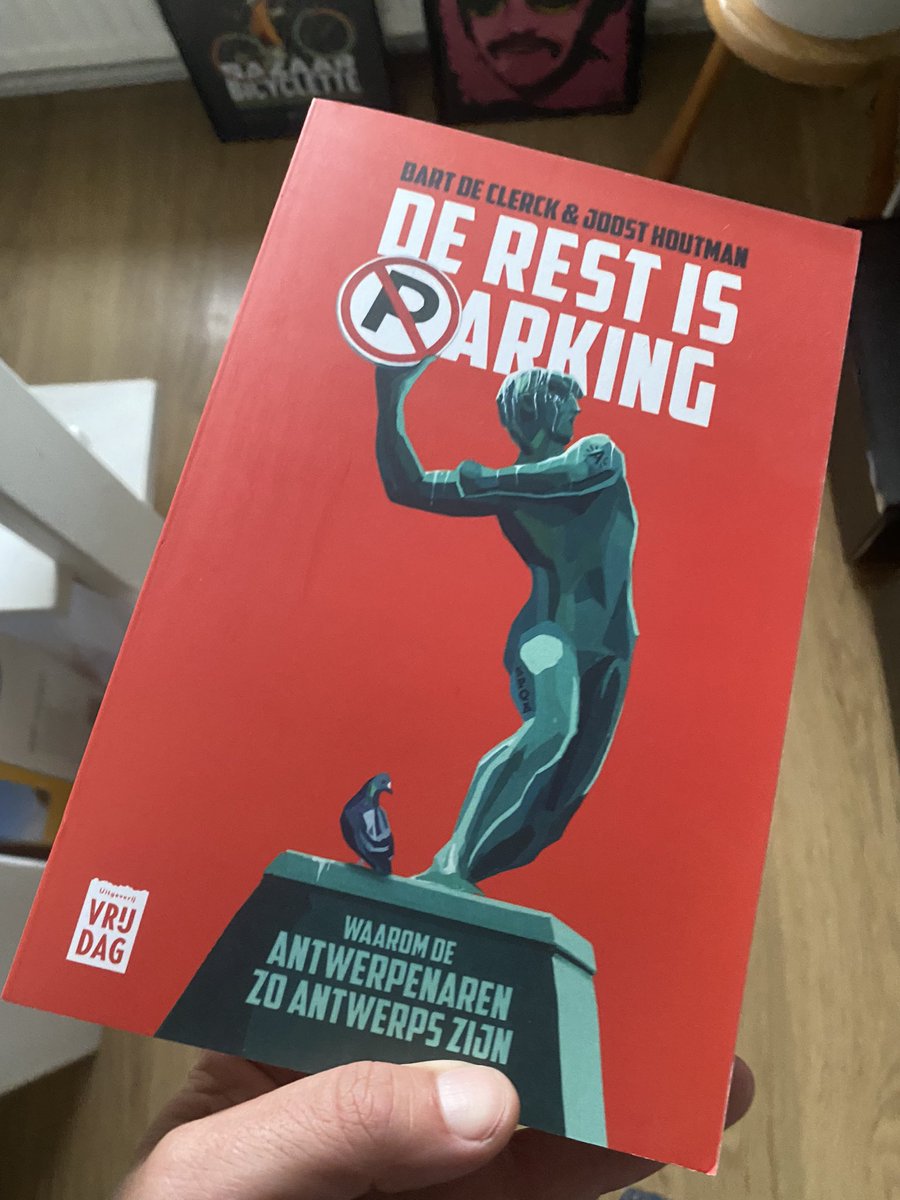 joosthoutman's tweet photo. @MartensEveline En hij is bovendien zelf een inwijkeling… Zie #DeRestIsParking van @bartdecl en mezelve 😃 https://t.co/9aK9PzjqzI