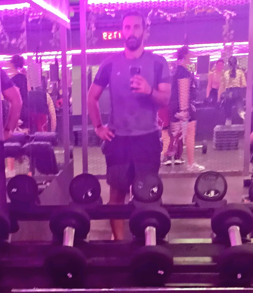 dvdrry's tweet photo. ¡Nueva etapa! Después de 2 años entrenando en casa, vuelvo a probar el gym 🏋🏽 La progresión ha sido muy buena, pero una vejez saludable requiere un esfuerzo constante 💪🏽 #elpoderdelchandal https://t.co/9unEFA7UZH