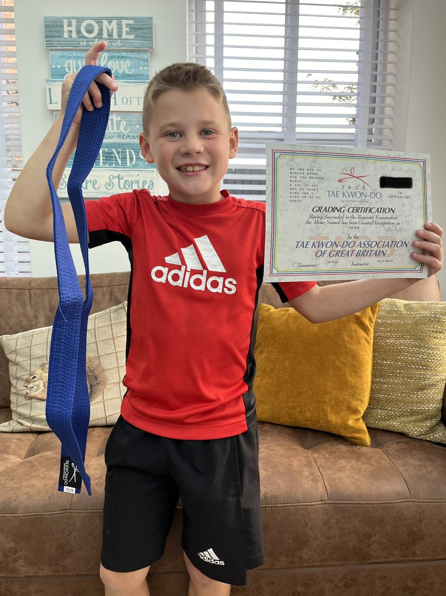 katehall_29's tweet photo. Blue belt achieved in Taekwondo  🥋@Ysgol_y_Castell @Craig_A_Hall https://t.co/0bGbbzrbTv