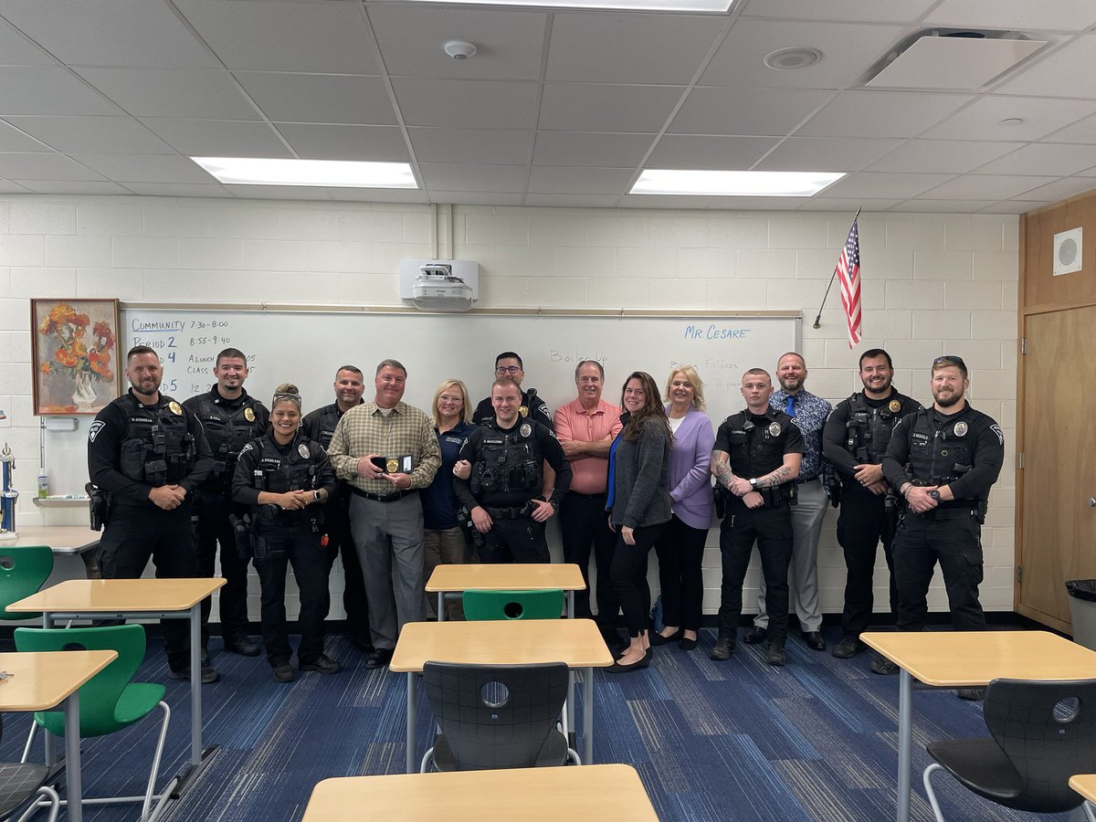 FrankfortPD's tweet photo. Please join us in congratulating Officer Michael Cesare on his retirement from the Frankfort Police Department today! #228 https://t.co/kZHIukrXN8