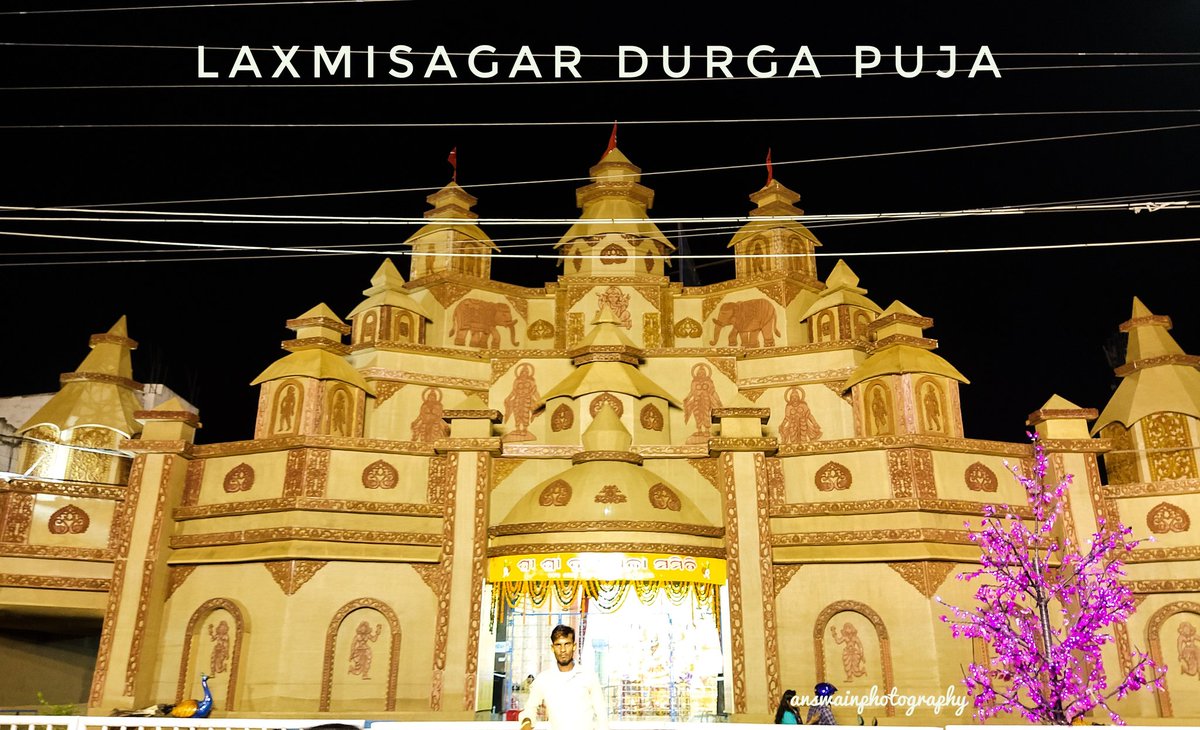 1992Sankar's tweet photo. Durga Puja Pandals in Bhubaneswar ❤️
#Bhubaneswar #DurgaAshtami #DurgaPuja #Durgapuja2022 #Odisha https://t.co/fqnPeo2oS6