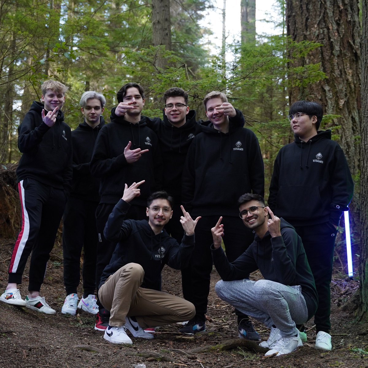 flubbyu's tweet photo. still the hardest team photo in the league idc
thanks for the memories
#SeeYouOnTheOtherSide
#cuppedup https://t.co/hiJbjZML4A