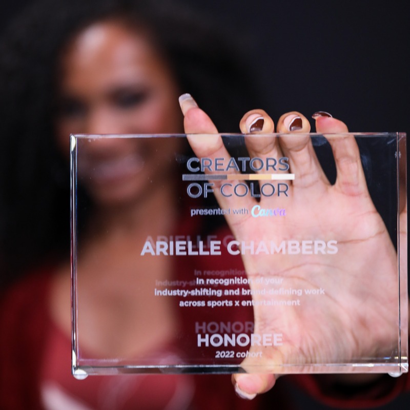HashtagSports's tweet photo. #CreatorsofColor awards in the hands of the honorees ⭐️

📷 @ariivory @mmartjr23 @Kelseyroa @jdeez @CiaraIngram_ @ChanelSmith975 by @psforbrands' @FRO__real