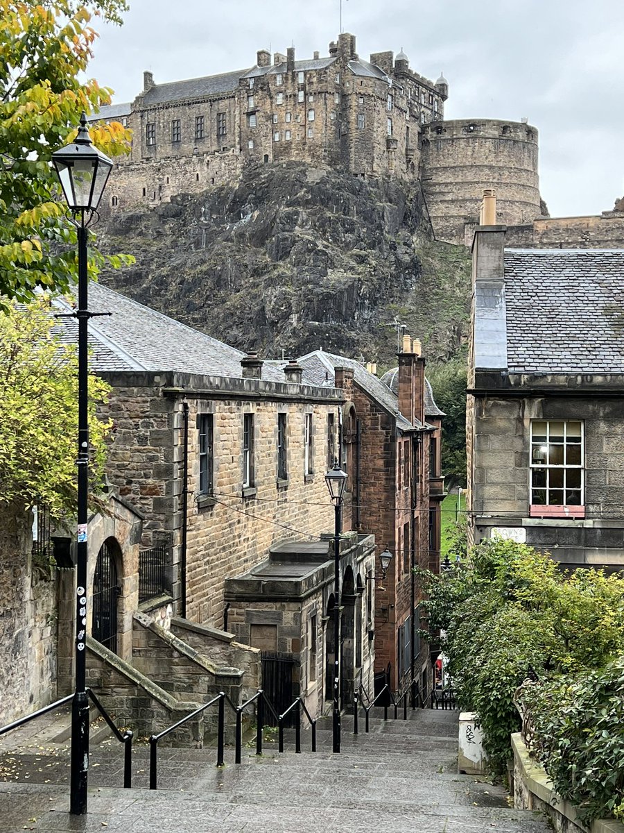 Edinburgh ist eine schöne Stadt JaJa, Cool undso. Ab dem 7. gehts weida mit den Streams und Viderinos 🤝🥸🐙 #Urlaub