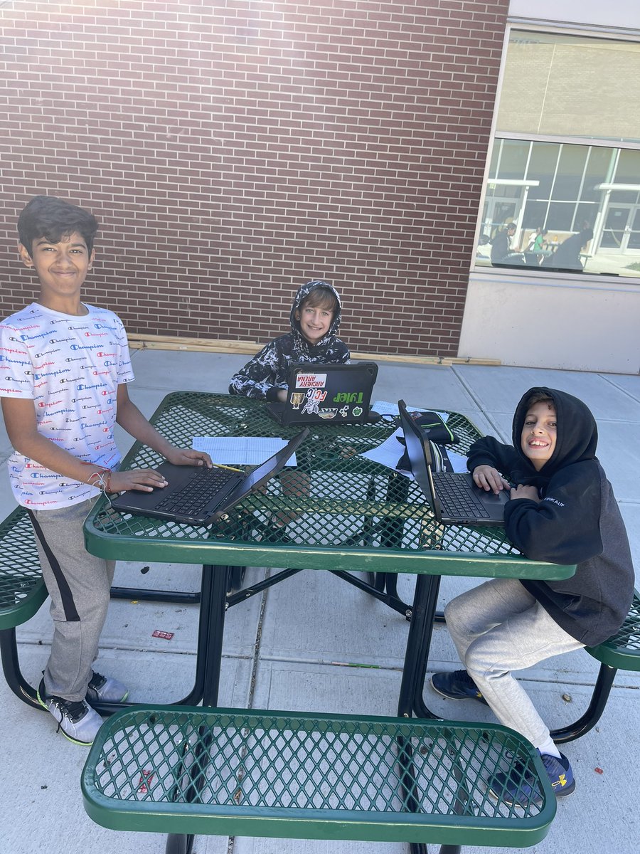 Taking advantage of this beautiful weather☀️We were all smiles for math class in the courtyard today! @EHGreeneSchool