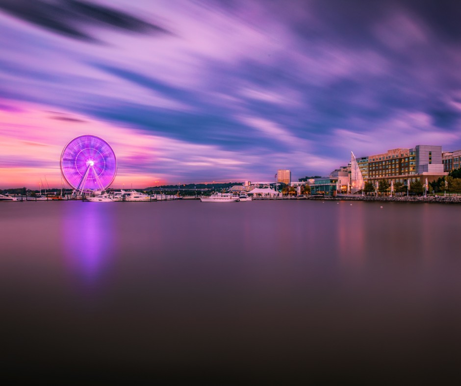 CapitalWheel's tweet image. Make your Monday magical. Experience the best of @ExperiencePGC and @washingtondc when you visit @visitnationalharbor with so many mouthwatering dining options! After your delicious meal, come visit @thecapitalwheel and take your evening to new heights! bit.ly/3CupEpW