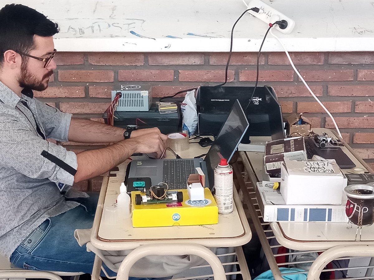 JoseGVaras's tweet photo. Liga Nacional de Robótica
Si si en #LaRioja

En el Colegio Preuniversitario Gral. San Martín de la @unlaroficial se llevó a cabo esta importante competencia organizada por @DacefynO la Escuela de Robótica y la Diplomatura de Robótica y auspiciada  por la @JefaturaRioja https://t.co/a7TQEOY6CA