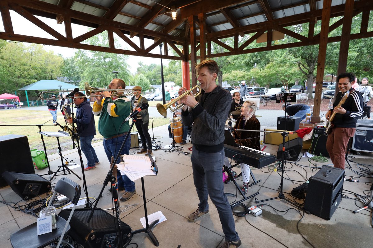 wow what fun at the <a href="/TOCMusicFest/">CarrboroMusicFest</a> and a great crowd, thanks for the love #carrboro ampl.ink/q8DYl