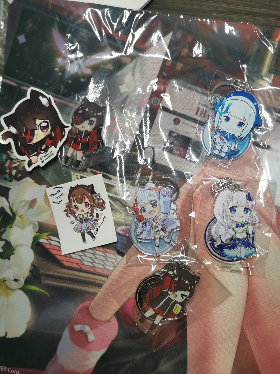 fred4rk's tweet photo. Hololive and @NikkiGZ0 acrilic stand from @haloclo18. Cf15 is disaster. #cf15 #comifuro #wibuindonesia #wibu #weabo #animelover https://t.co/yTq0GR2ozq