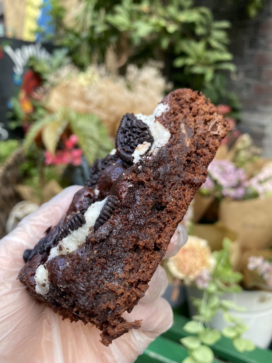 kegarmo's tweet photo. Peanut butter , Oreo, coffee, chocolate brownie. 🥰😍 VEGAN #veganism #brownie #baking #autum #cookie #cakes #London #yum #sweet #vegan #fypシ #fyp #fyptt #GoodMorningTwitterWorld https://t.co/6p6U3e25LQ