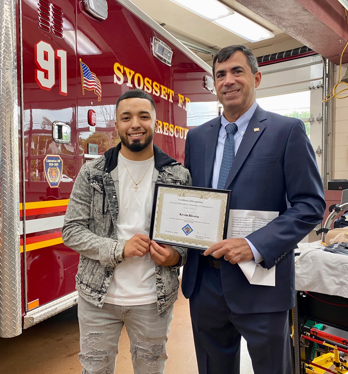 Congratulations to Kevin Rivera on his heroic efforts on 9/10 saving a family of seven and their two dogs from a house fire in Syosset @JoshLafazan @ArnieDrucker @JosephSaladino9 @NassauExec #nassaucounty #syosset #nccc #syossetvolunteerfiredepartment