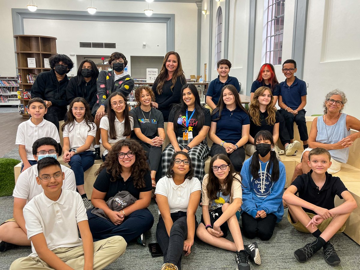 LitConnectsAZ's tweet photo. A sneak peek to @tucsonunified Wakefield Middle School students' interview by @SupGrijalva regarding #DigitalEquity and a video project they filmed with #StoriesthatSoar! Learn More on October 4th at #ConnectPima's event! https://t.co/7g1z5Rq2y5