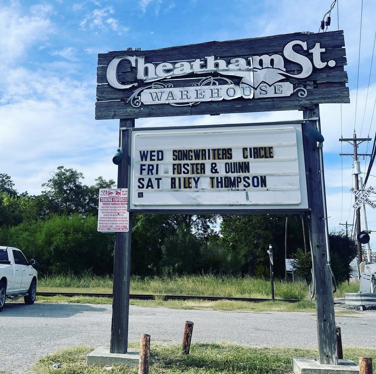 RileyThompson's tweet photo. getting to celebrate my bday a little early at one of my fav places!! y’all come out and bring ya friends;) https://t.co/iZ0fNrX2wQ
