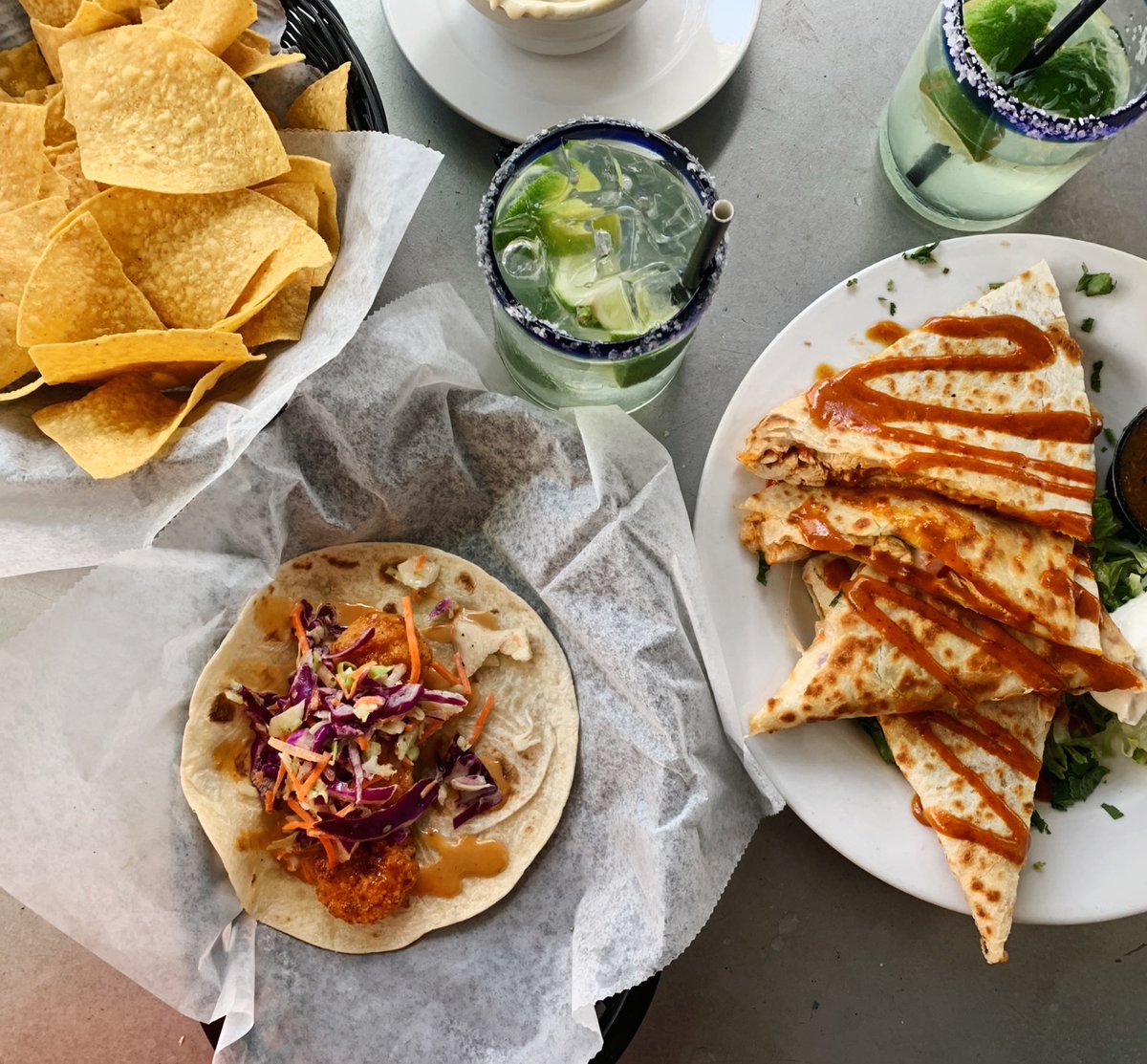 Cantina76's tweet photo. POV: you and your friends go out to #Cantina76 for lunch just to get the perfect foodie photo. 📷 https://t.co/woYdynnX6C