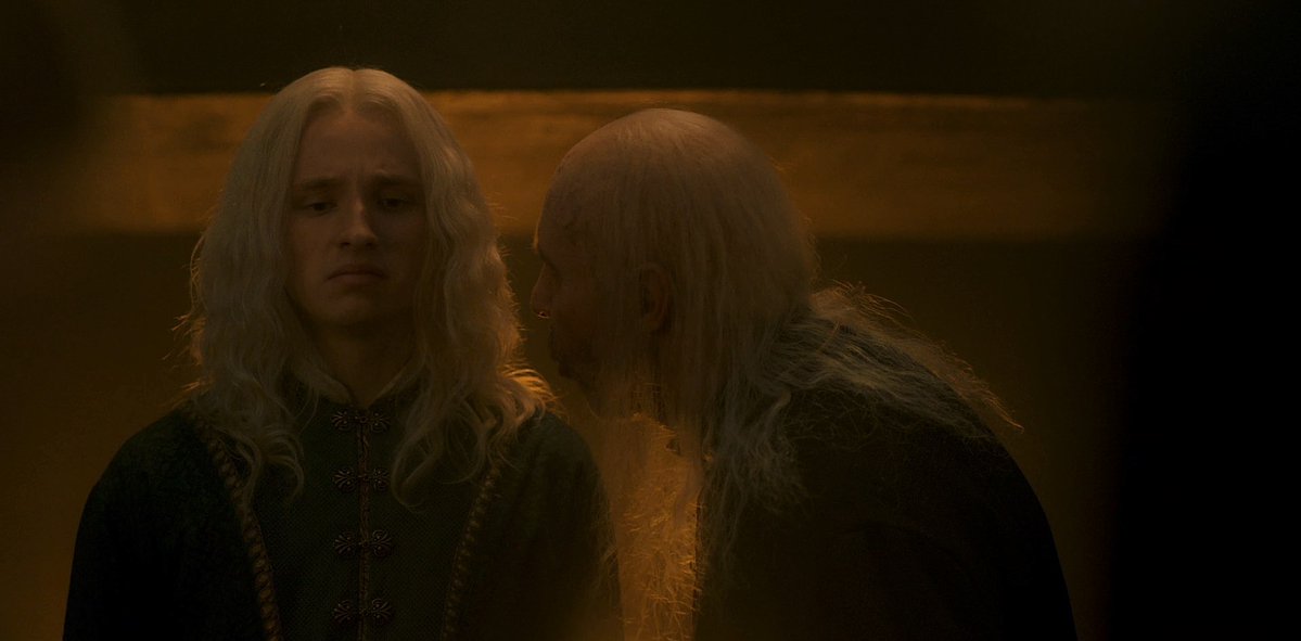 LakiLz's tweet photo. ชอบAegon วัยนี้ ที่แบบเกรียนไปวันๆ ไม่เอาไรเลย ขอมีความสุขกับการเมากับสาวๆเป็นพอ ปล่อยให้ก้อนอยู่เฉยๆก็ไม่ได้ โดน แม่ ตา อีคริสปี้ยุให้เคลมบัลลังก์ 
EPนี้น่าสงสาร 555 อยู่เฉยๆเรื่องก็มา แค่อยากเมาเจอตาเตะ โดนน้องโบ้ยทำให้พ่อโกรธอีก #บ้านมังกร #Houseofthedragon https://t.co/cgPJSi1C3J