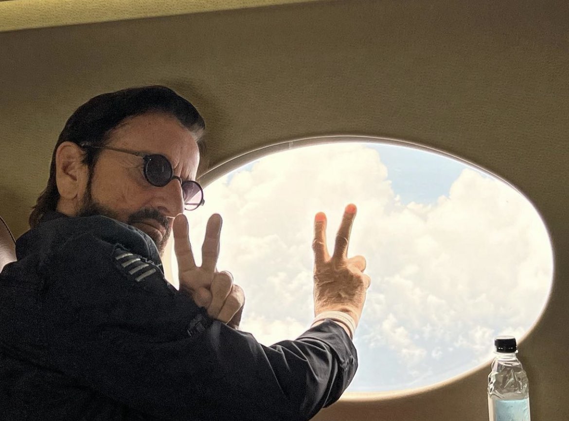 It has been confirmed today that Ringo Starr has Covid and has to place his tour on hold.

Ringo is recovering at home and hopes to resume playing shows as soon as possible.

As always, he sends peace and love to his fans and hopes to see them back out on the road soon. ✌️❤️🌟🎵