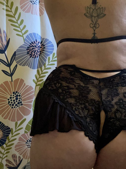 I hope your day is as nice as my 🍑 little Monday inspiration. https://t.co/bVdPIETZpM