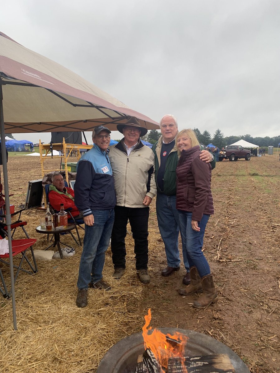 PhilaFreedomGuy's tweet photo. #WhereIsGUY (weekend edition) Greetings from Exton, WestSadsbury, SouthCoventry, Berwyn & Pottstown. Open House @ our HQ, BBQ in the rain, Concert in the field, Meet&Greet & Dandiya Hindu celebration. #Volunteers committed to making a difference—& families committed to #family.🗽 https://t.co/YvOHUxcwzT