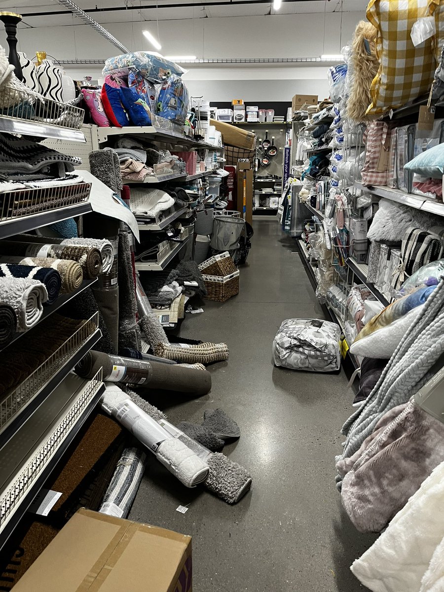 MyPulk's tweet photo. @DollarGeneral in Delano MN. I know they are short staffed, but corporate may need to step in here. They are all isles in the store. https://t.co/8DCUCIUEHf