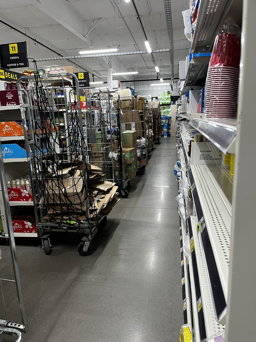 MyPulk's tweet photo. @DollarGeneral in Delano MN. I know they are short staffed, but corporate may need to step in here. They are all isles in the store. https://t.co/8DCUCIUEHf