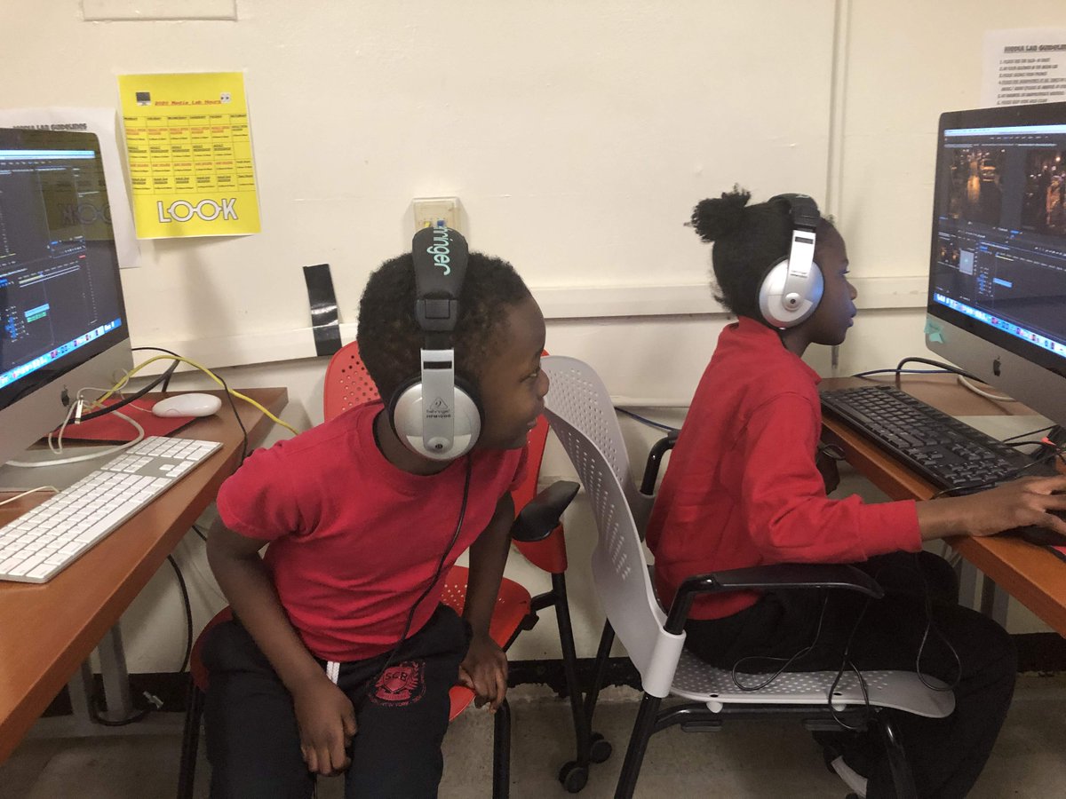 NYCParks's tweet image. It's #DigitalInclusionWeek and the start of our fall Media Education classes at our rec centers! Become a member and get free access to job skill development, computers, and digital media workshops, including graphic design, coding, and content creation: on.nyc.gov/3DgFG4F.