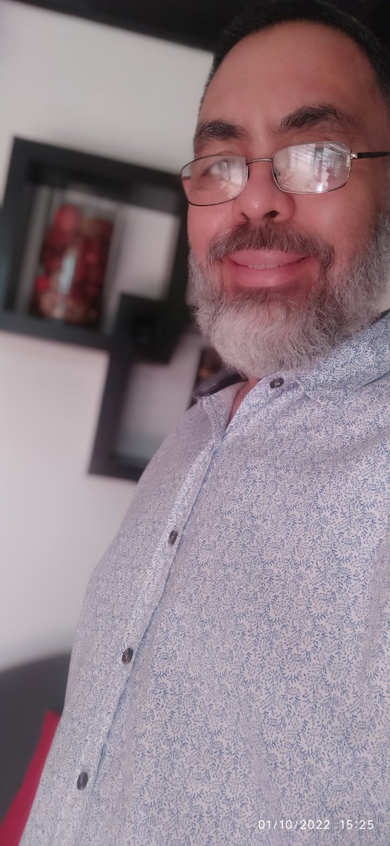 _carlosamado70's tweet photo. Llegando el #October4ever recuerdo la ansiedad en la que andaba para esta fecha el año pasado, hoy solo alegría y ganas de vivir. Preparo el poema que les mandaré mañana. https://t.co/07LzwHXdEY