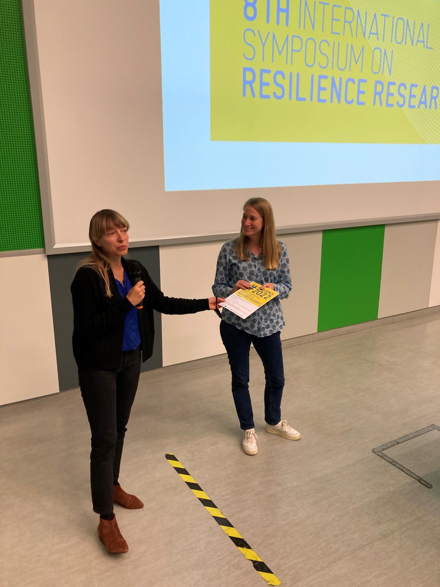 #resilience2022: Big congrats to Laura Meister from <a href="/UniZurich/">bilinmeyen </a>, Psychiatry, <a href="/BirgitKleim/">Birgit Kleim</a> lab, for winning this year's poster award for her great work Trauma Memory Modulation by Post-Treatment Sleep.