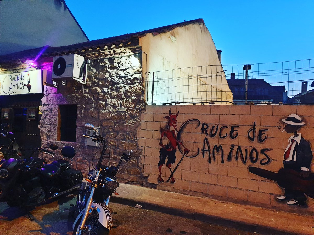 crucecaminosbar's tweet photo. Arrancamos semana en Cruce de Caminos desde las 20h ๐ค๐ฅ
#crucedecaminos #rock #villalba #colladovillalba #biker #madrid #bike #biker #rockandroll #rocknroll #moto #motobar #motero #barmotero #harley #harleydavidson #custom #beer #cerveza #rocknroll #motocustom #harley #chopper https://t.co/mhkr1uGong