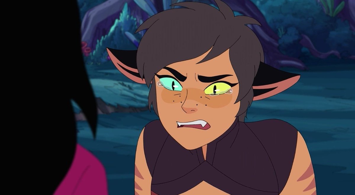 girl_withdragon's tweet photo. I love how determined catra got to save adora, she was ready to do whatever to save her https://t.co/5qTnqEJ9Q0
