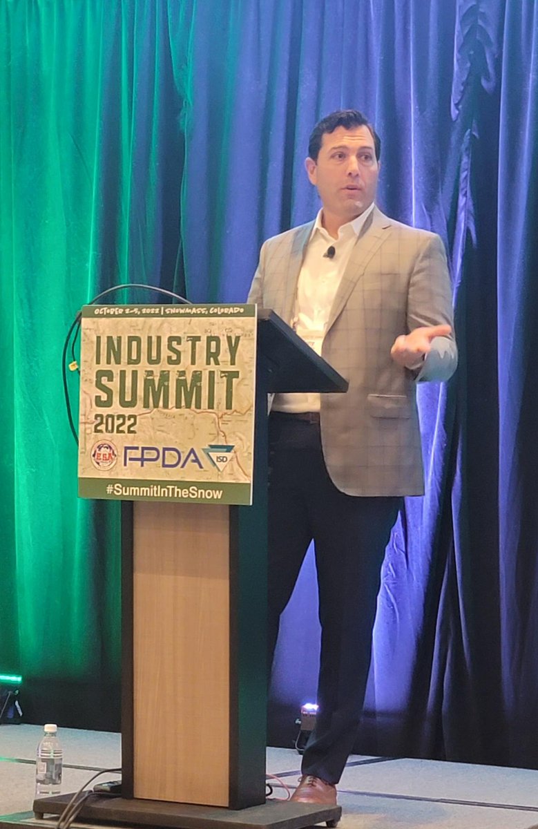 FPW_MaryGannon's tweet photo. Tony Totta of @eShipping kicking off the industry speak talks at @FPDAinMotion Industry Summit, discussing supply chain and logistics challenges, offering actionable steps distributors can take to overcome these challenges. https://t.co/D9Z83UvH6H